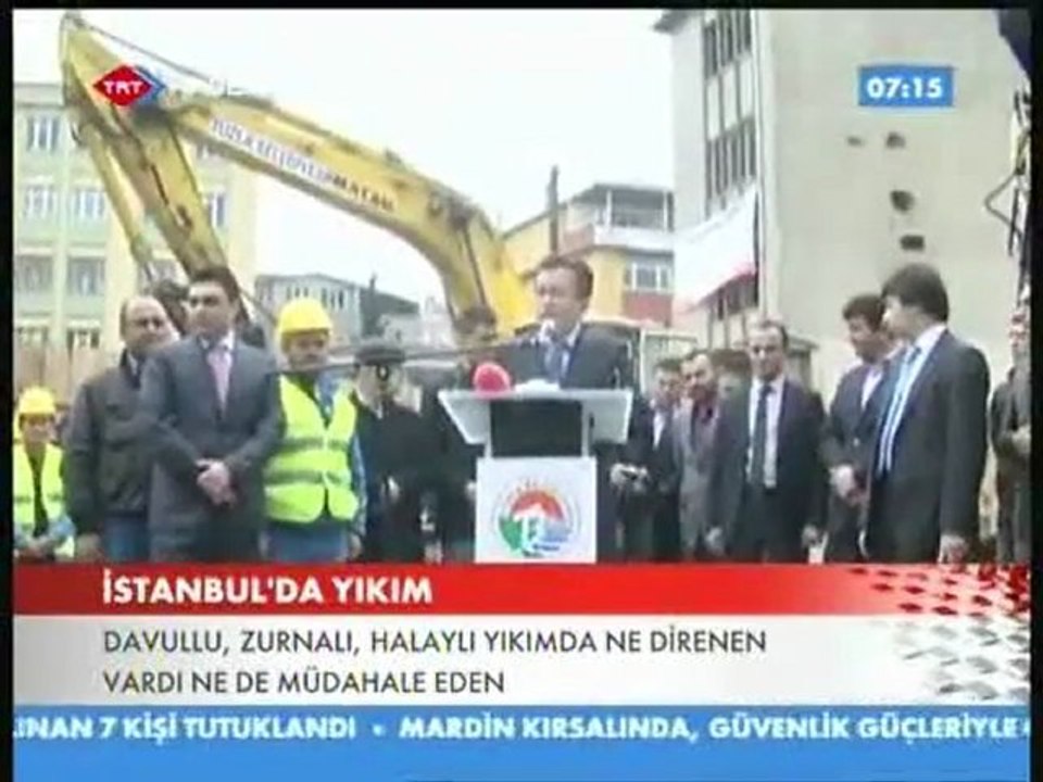 Trt - İstanbul Tuzla'da davullu zurnalı yıkım gerçekleşti.