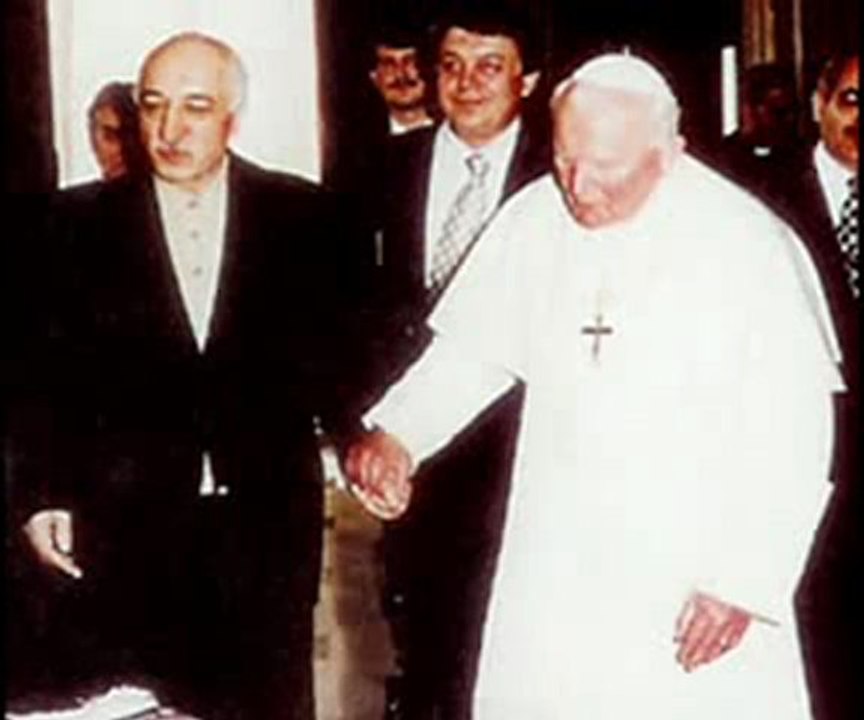 AMERİKANIN KUCAĞINDAKİ İMAM FETULLAH