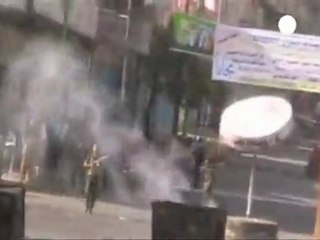 La policía abre fuego contra los manifestantes en Yemen