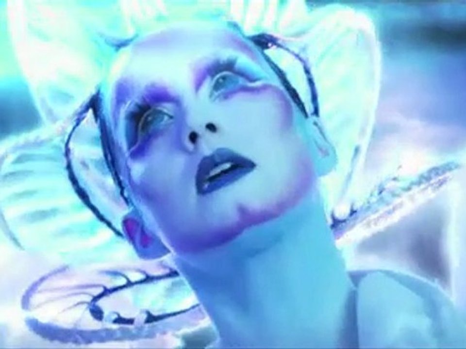 Katy Perry - E.T. ft. Kanye West