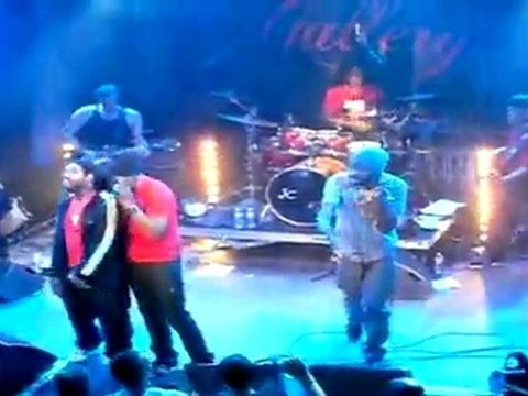 Sir Samuel Feat FéFé Live Divan Du Monde 29/04/2011 / ALLMIGHTY RECORDS