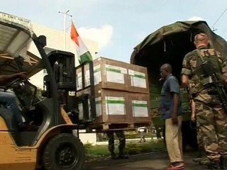 Côte d'Ivoire : don de fret humanitaire, la force Licorne en soutien