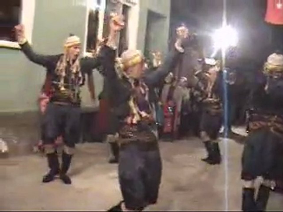 GENÇ EMREZLİLER DERNEĞİ FOLKLÖR EKİBİ