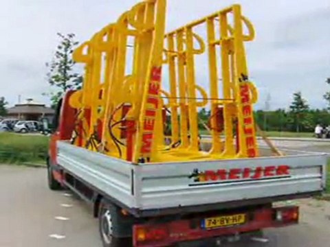 Meijer Holland bálakezelők Ádám és Társa Kft. / Bale handlers