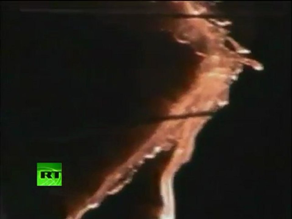 Mount Etna bursts to life