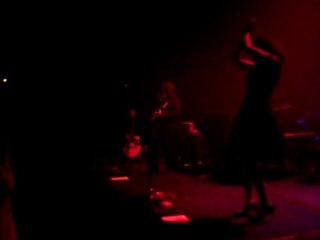 Ndidi O - Her house is empty - Live Café de la danse