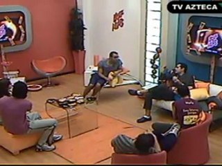 Esme y Johnny en el lobby 1 2