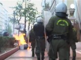 Grecias: cuatro policías suspendidos por agredir a un...
