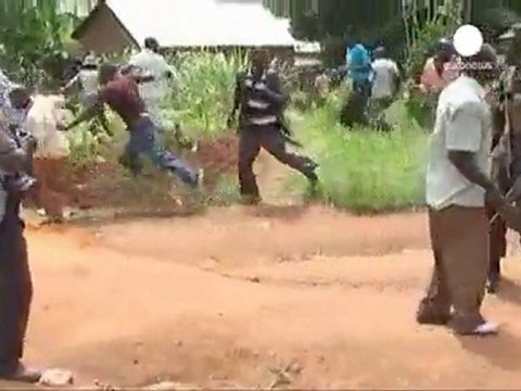 Uganda, violenti scontri tra oppositori e polizia