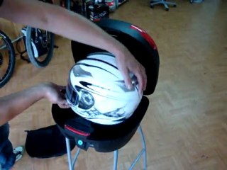 Top case - mettre un casque intégral à l'intérieur