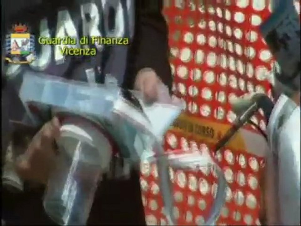 Vicenza - Organizzazione di volantinaggio illegale