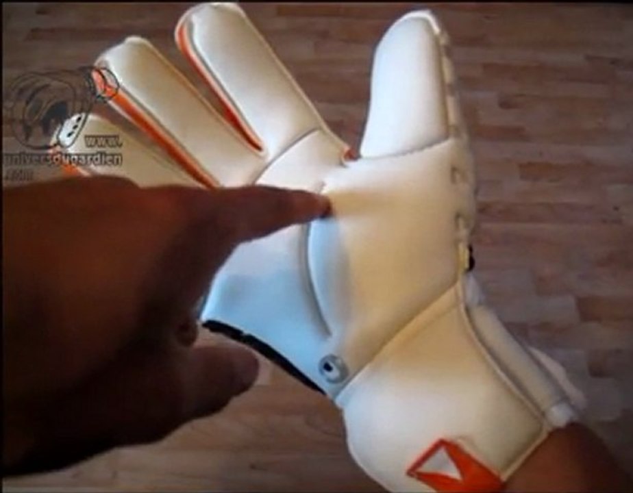 UHLSPORT - CERBERUS ABSOLUTGRIP FINGERBETT