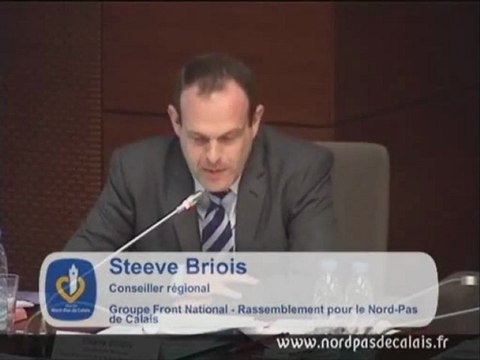 9-05-11 - 7 - Steeve Briois sur le stade Nungesser II à Valenciennes