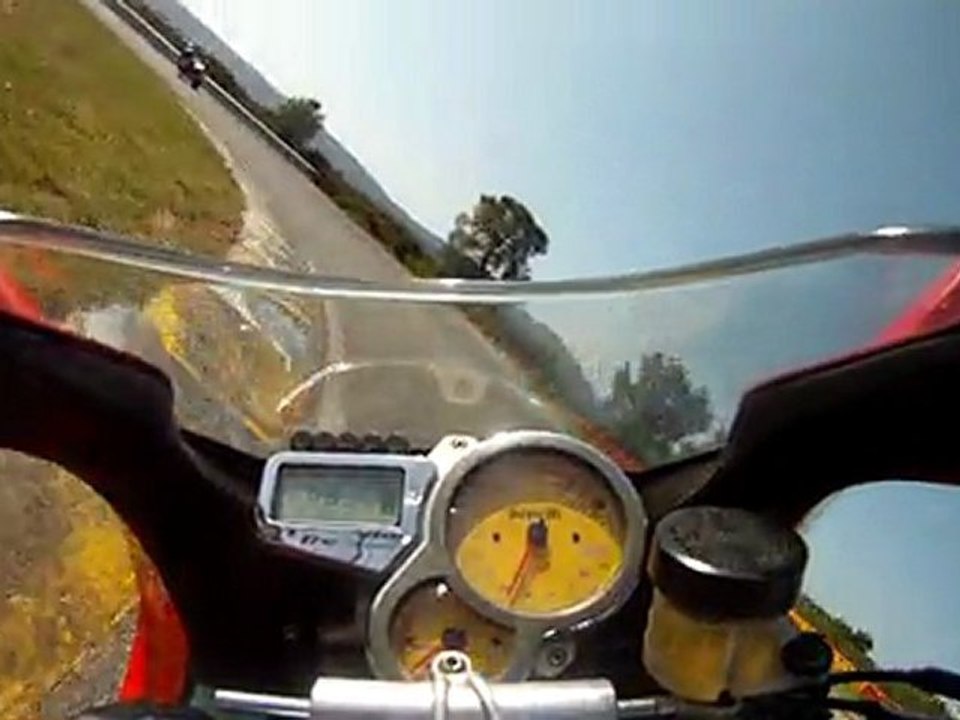 1er run Benelli Tornado circuit du Luc le 9 mai 2011