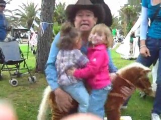 ANIMATION :  LES JEUX DU LASSO  AVEC JUMPER & JENNY