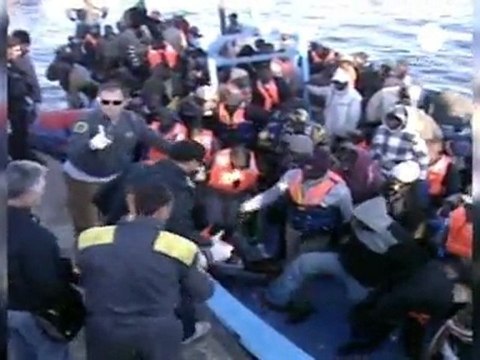 Refugees land on Italian island of Lampedusa