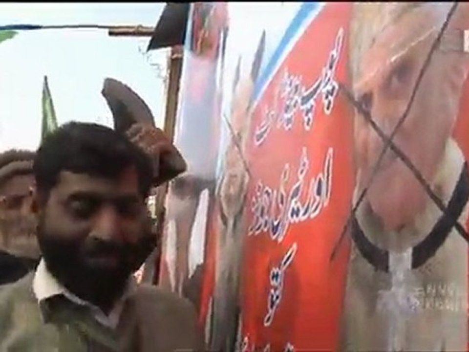 DES ISLAMISTES CRACHENT SUR LE PAPE