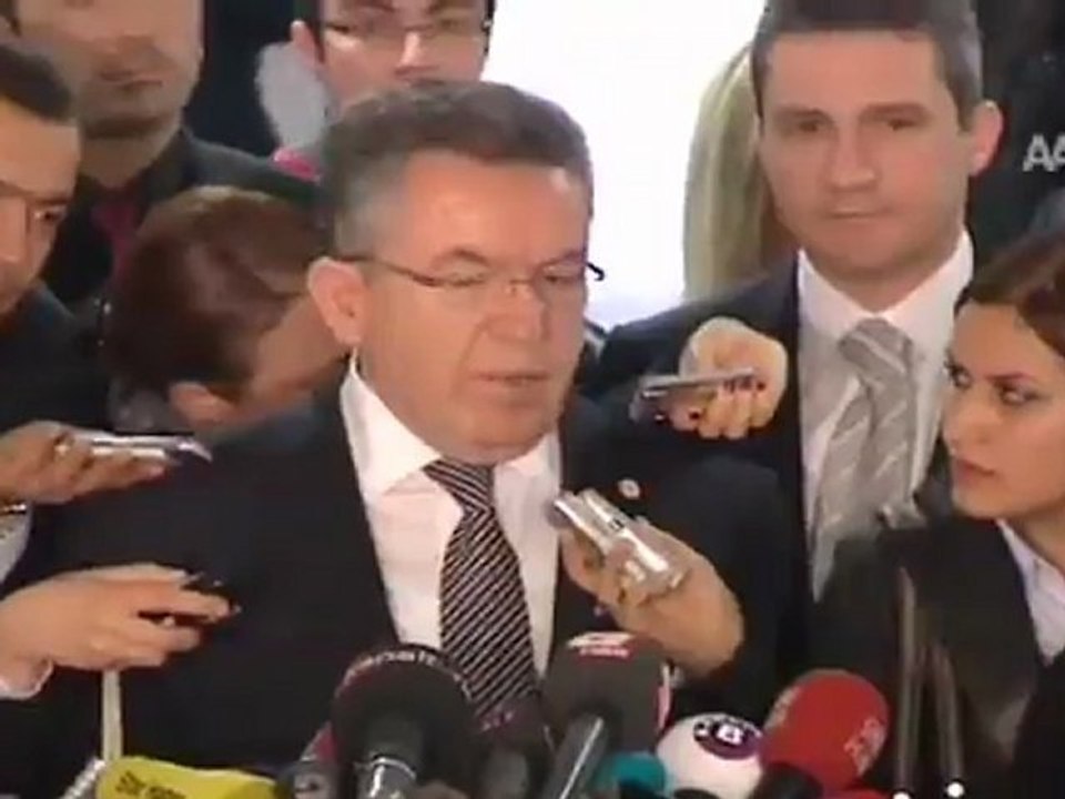 ÖZCAN SORULARI YANITLADI