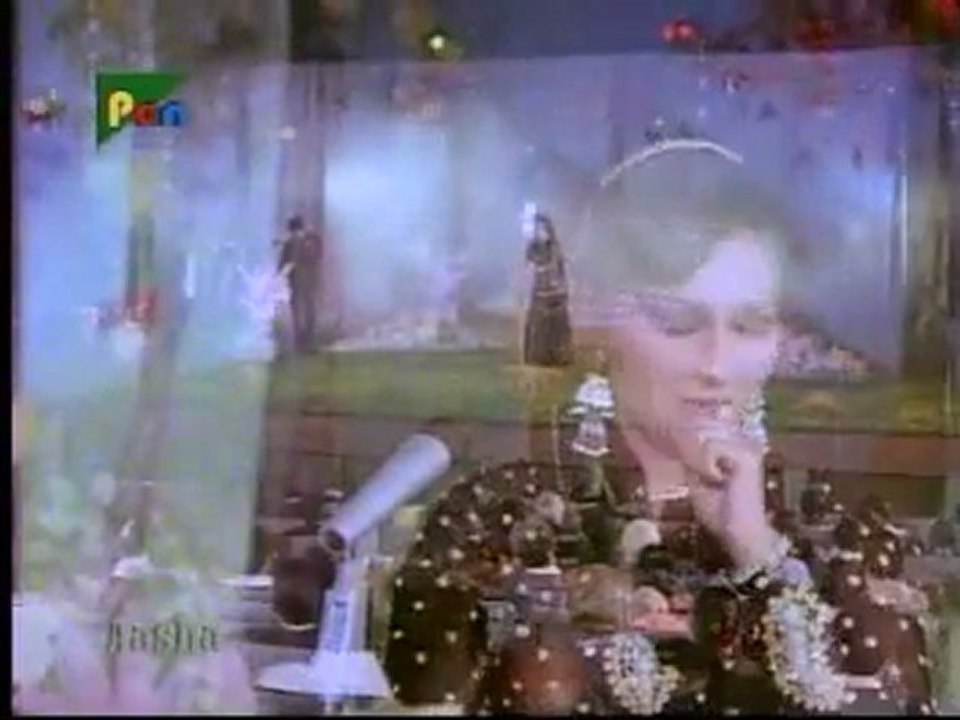 sheesha ho ya dil ho...