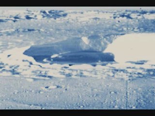 UFO Moon Craft n Tower People cela non plus ce n'est pas sure ???