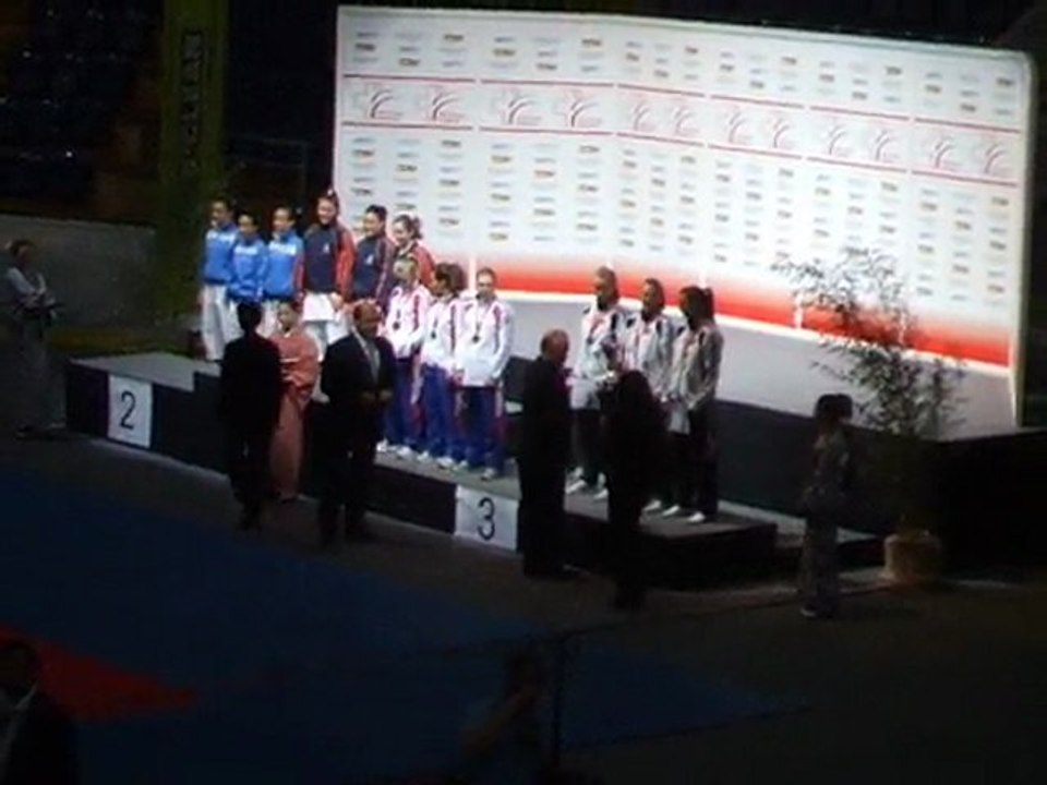 Karate Zurich 2011 podium katas par équipe