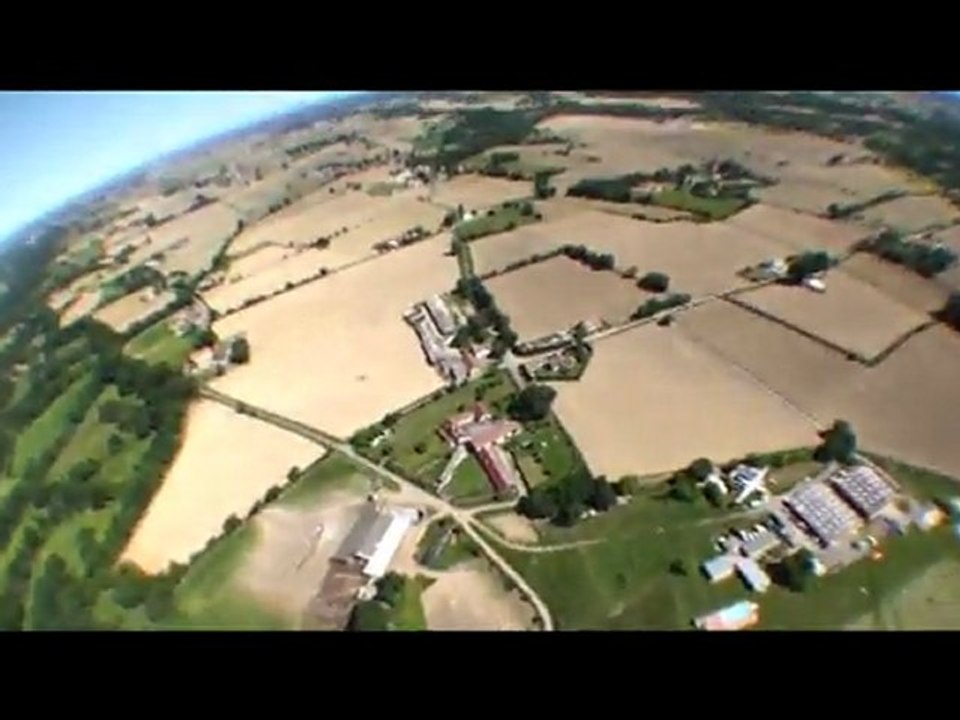 Saut en parachute Pau - 08 mai 2011