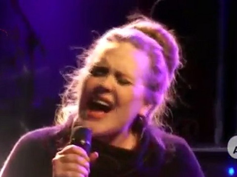 Adele - Turning Tables (LIVE AOL Sessions HQ) (by 6ustucN)