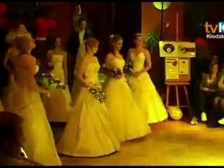 POKAZ MODY WIOSNA - LATO 2011