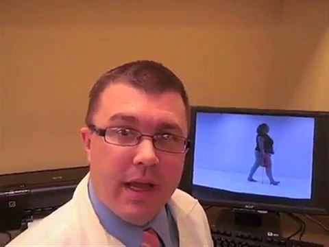 How can custom foot orthotics help with knee pain?