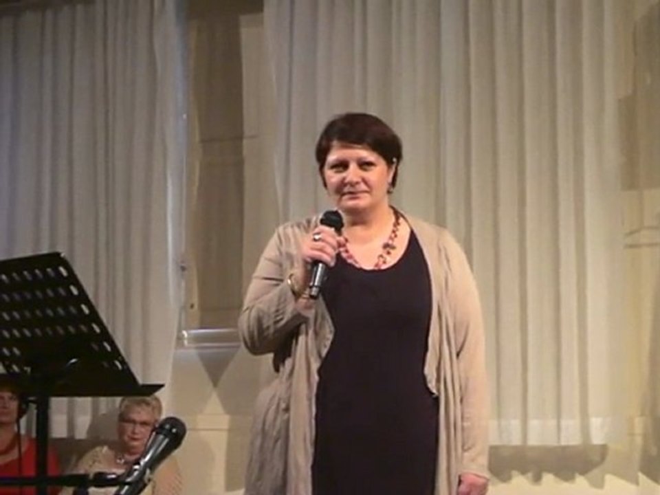 Elène chante : " Tu es mon autre ".
