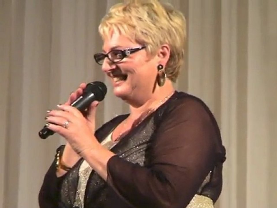 Sylvie chante : " Memory ".