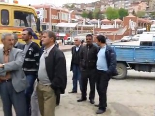 TosyaHaberleri.Com Cumhuriyet Meydanına Heykeller Dikildi