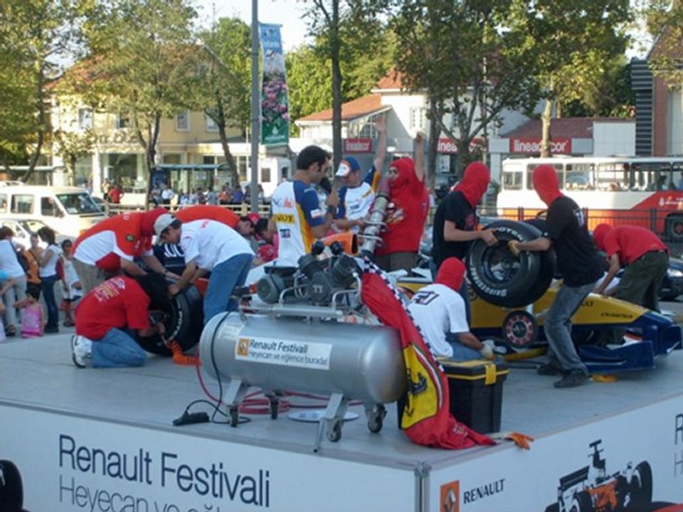 trf1 kutlaması 1. yıl gökhan