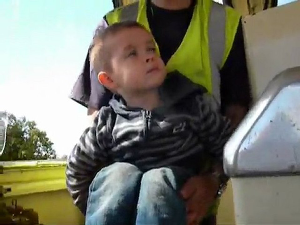 pablito conducteur sur  locomotive 15-05-11