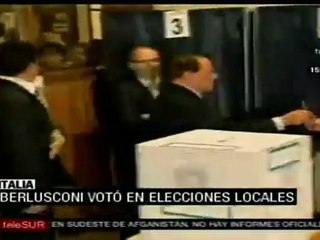Berlusconi votó en elecciones municipales