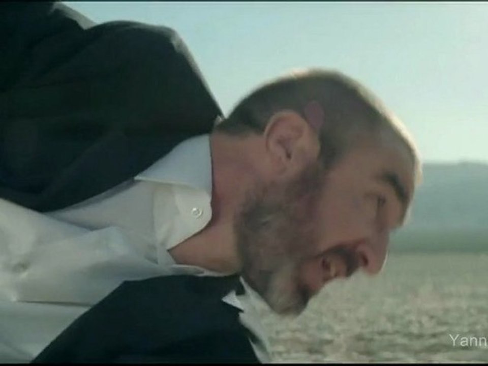 Publicité HD - Déo "INVINCIBLE" by L'Oreal (with Eric Cantona) 2011