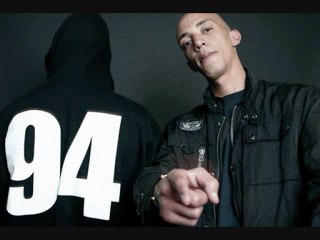 ZESAU FEAT AL BUNDY - Mais qui