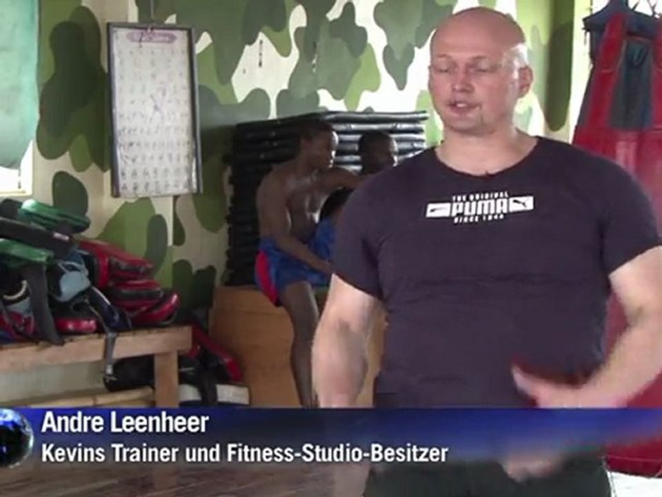 Ein Junge boxt sich aus den Slums von Nairobi