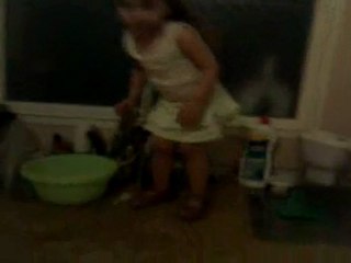 Rita Zaina bailando