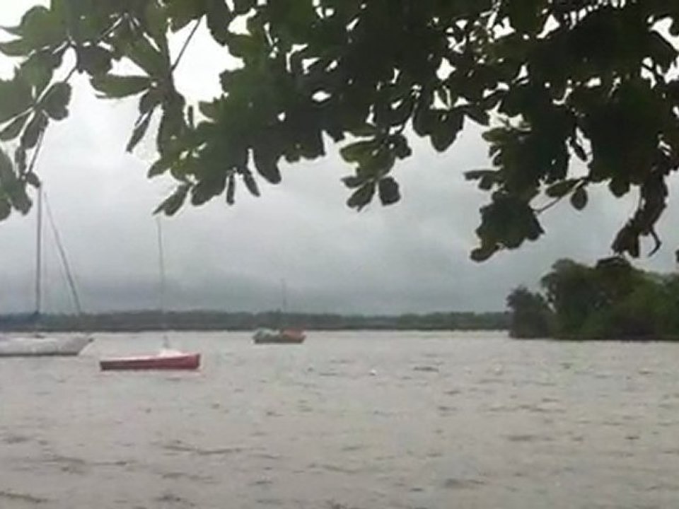 Vue de St. Laurent vers le Suriname