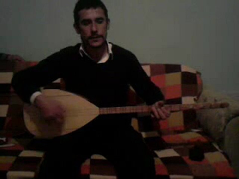 saclarını taramıssın sarı renge boyamıssın....FEDAKAR GUNER,,,