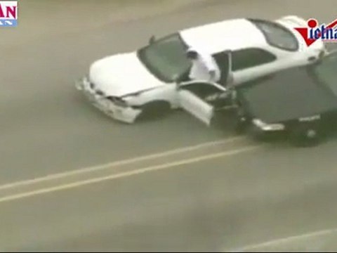 Cảnh sát đuổi bắt tội phạm