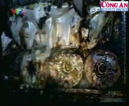 Ô tô đâm nhau bốc cháy