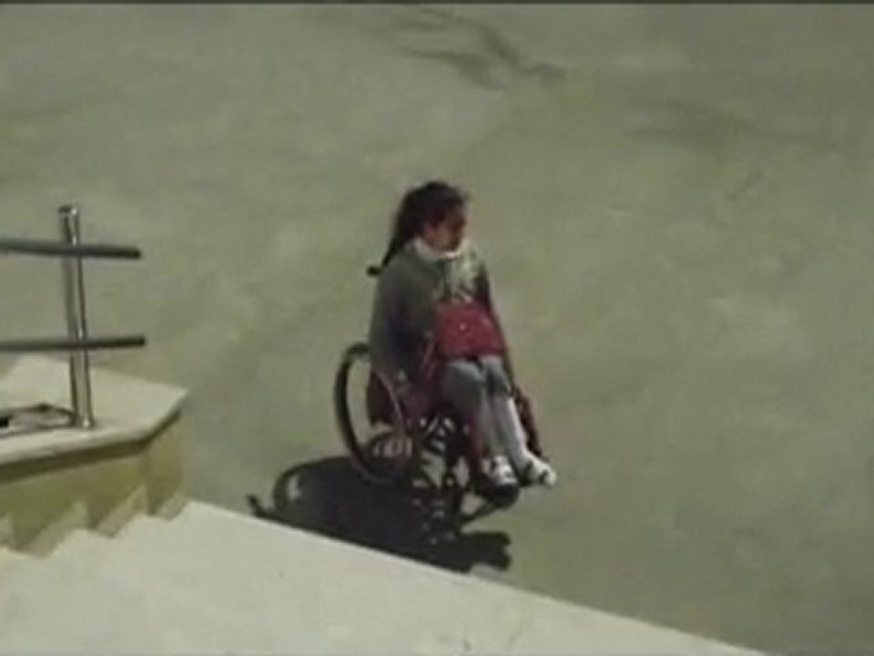 AK PARTİ 2011 SEÇİM REKLAMI - ENGELLERİ ORTADAN KALDIRDIK...