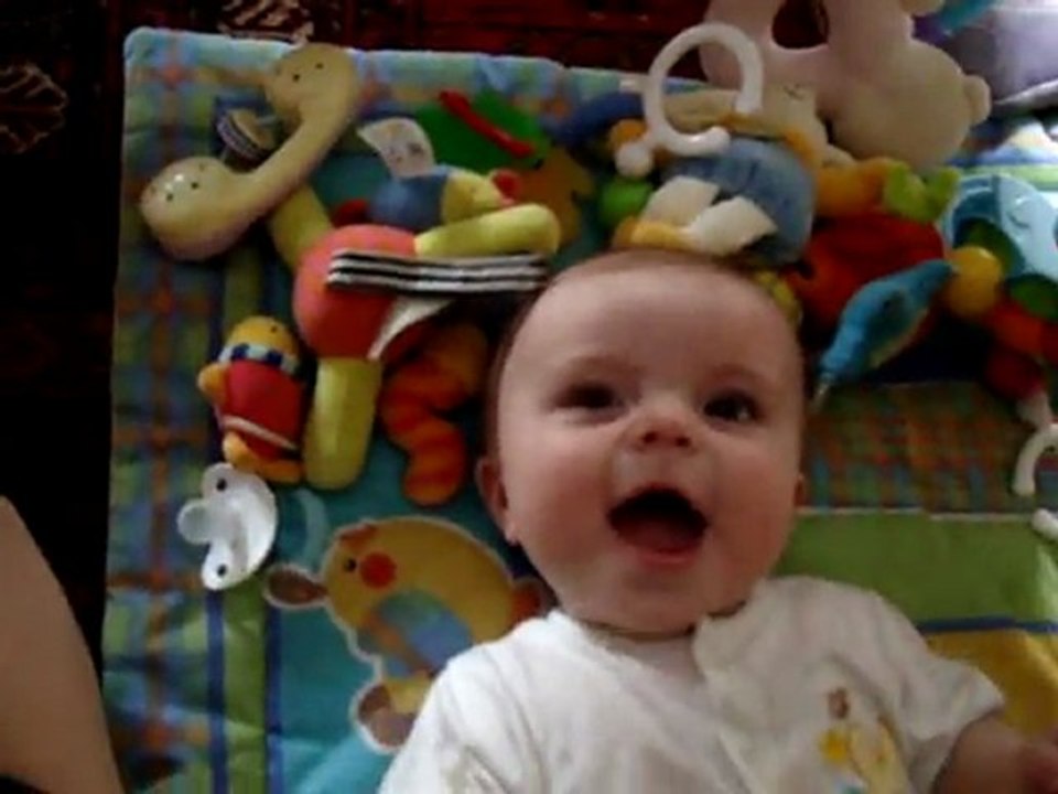 Premiers éclats de rire