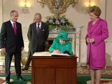 Queen starts symbolic Ireland trip