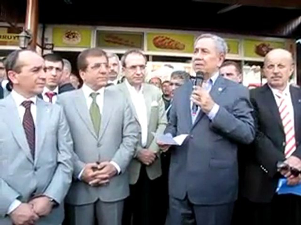 Bülent Arınç İznikte Konuştu "Fakülte ve yüksekokul için eyvallah, ama üniversite zor"
