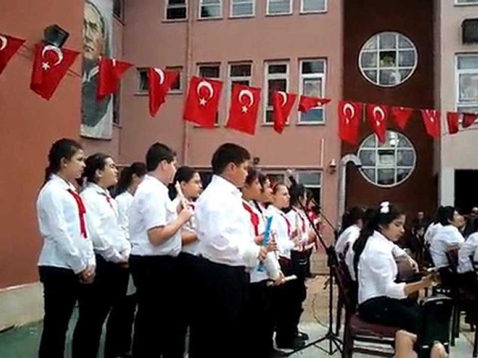 GİDİYORUM GÜNDÜZ GECE