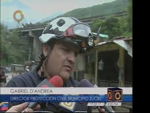 Quebrada desbordada afecta a vecinos de la carretera Petare - Guarenas