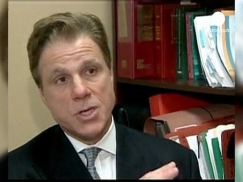 Strauss-Kahn vigilado en prisión por temor a que se suicide